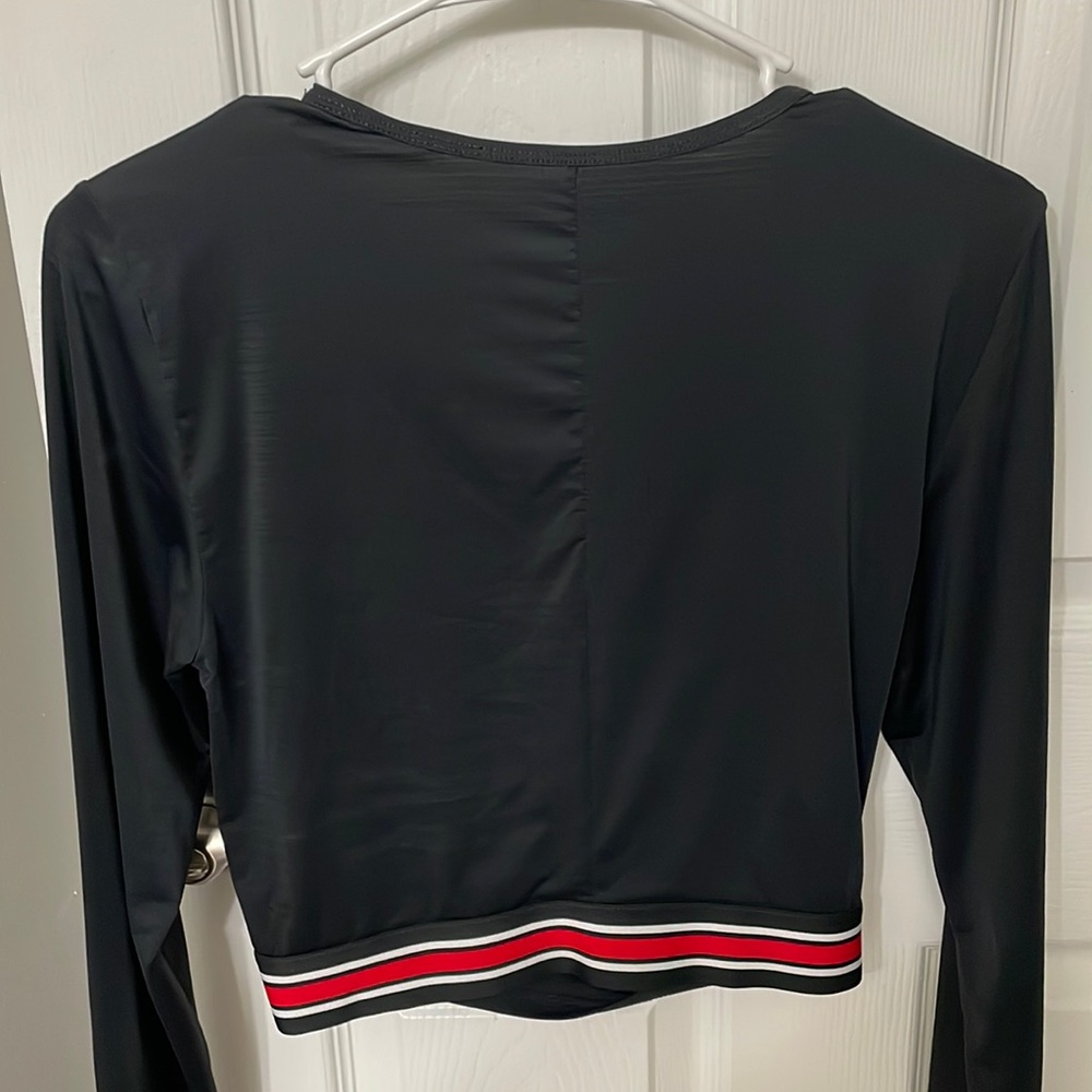 Fabletics long sleeve top size Medium Color black/vermillion